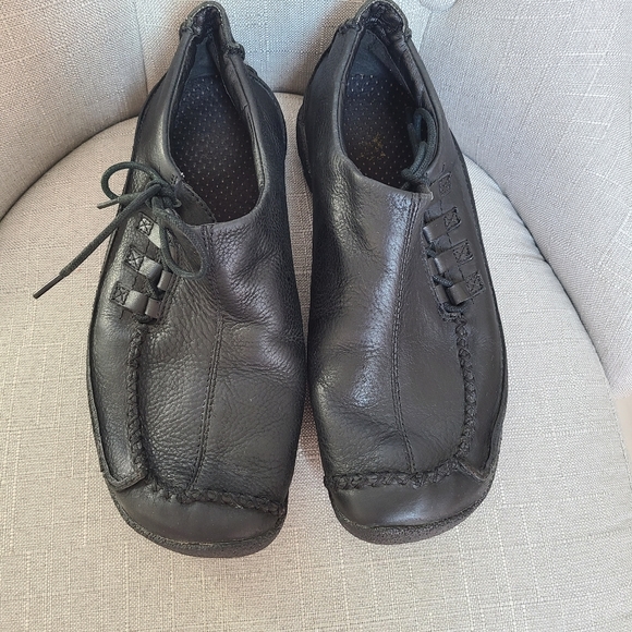 CATERPILLAR Leather shoes/ Sz 8 - Picture 8 of 8